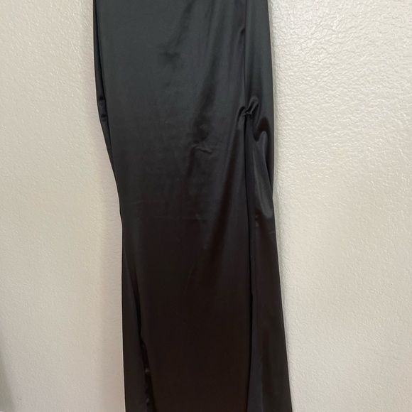 Starlet Vibes Black Satin Strapless Mermaid Maxi Dress - Picture 9 of 10
